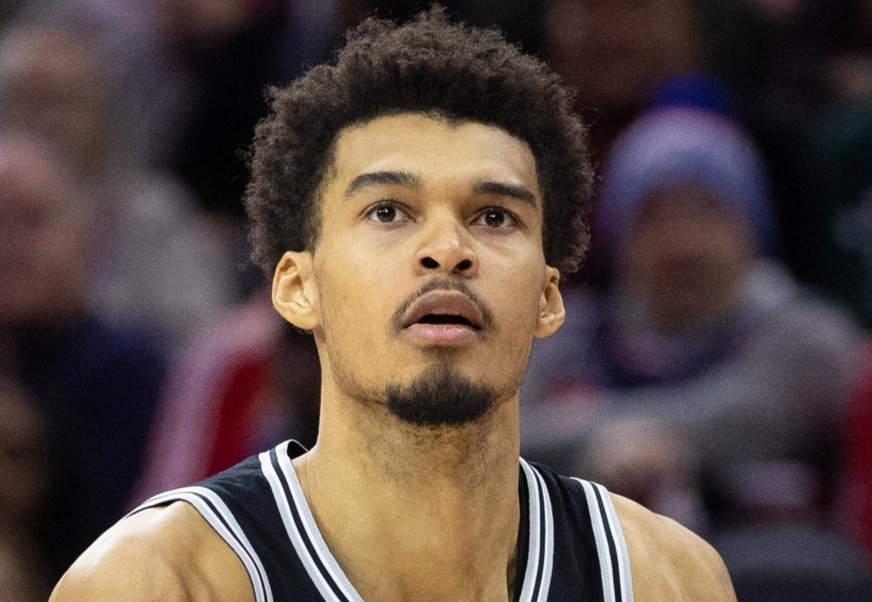 圣安东尼奥马刺转会期复出首秀，志在意甲名次提升，媒体盛赞，年轻球员得到机会的简单介绍