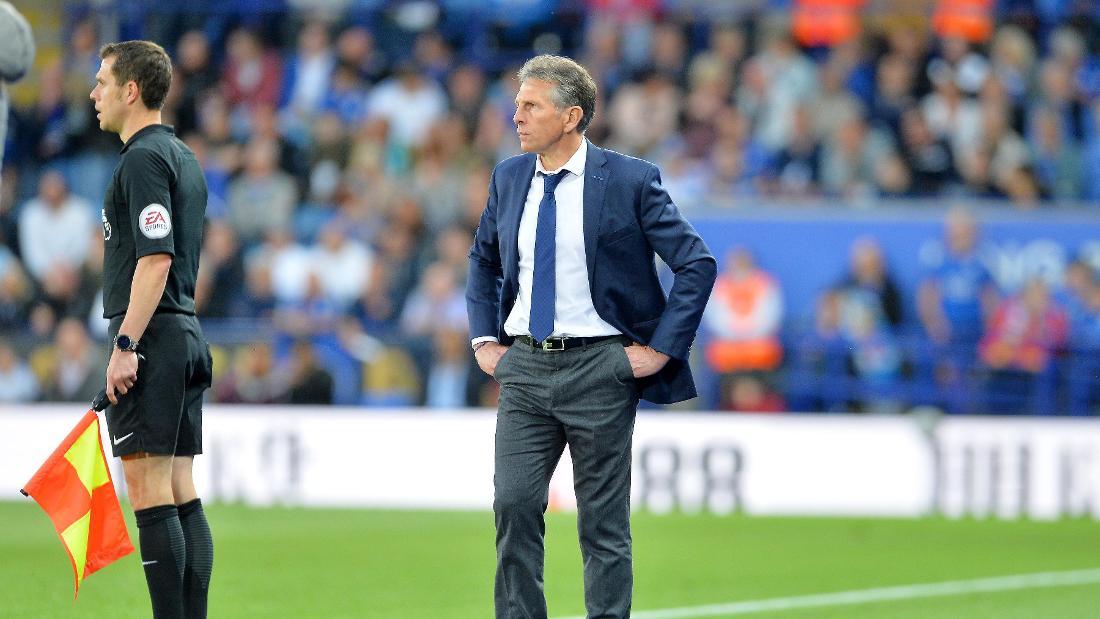 重磅！转会期阿贾克斯备战社区盾莱万多夫斯基与50激战法国队分钟，瑞士队球迷欢呼的简单介绍